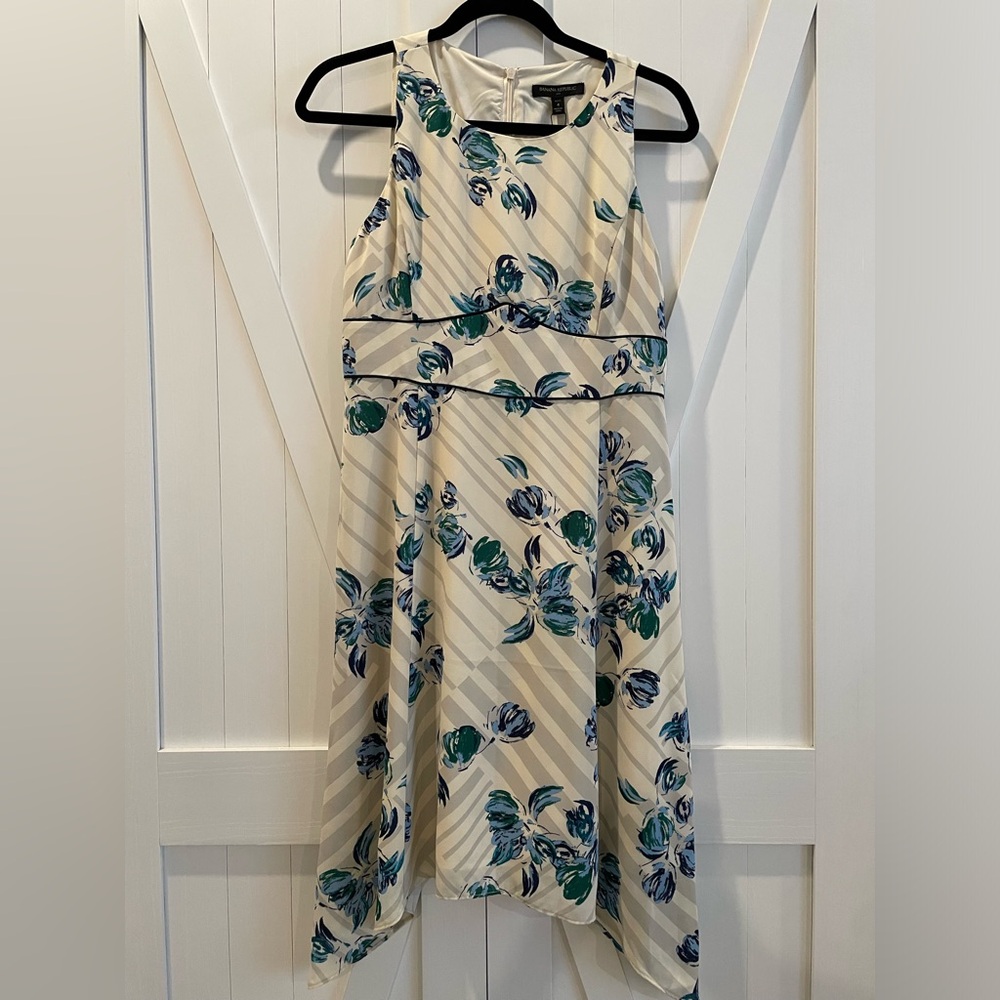 NEW Banana Republic Floral Dress - Size 4 Petite